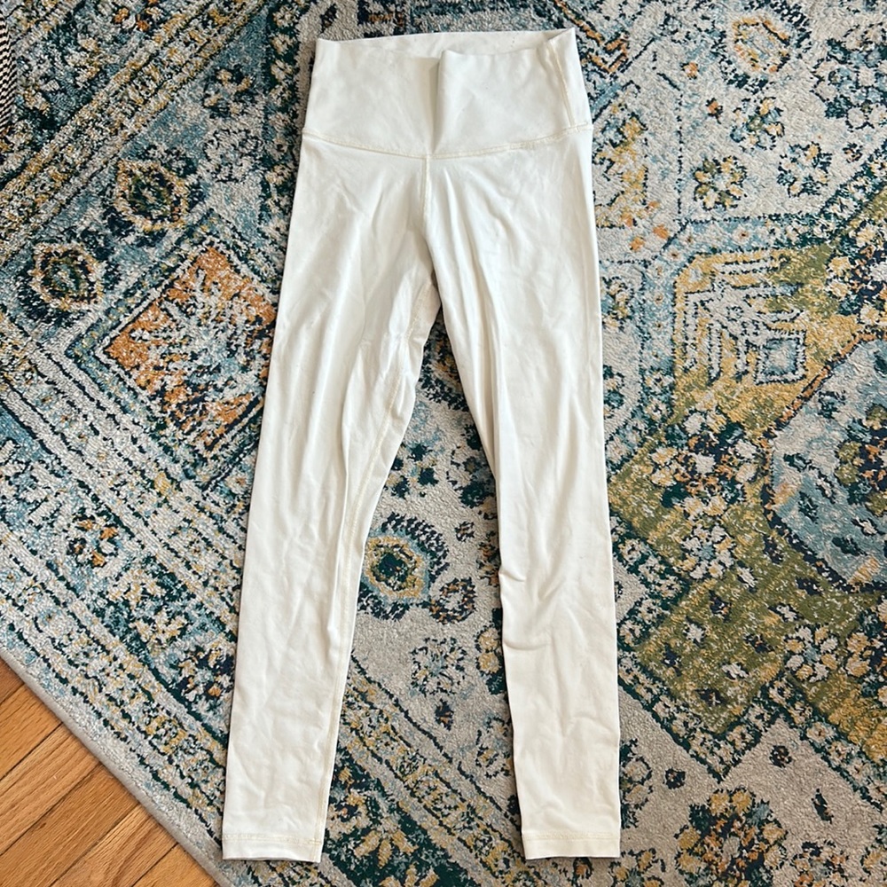 White aritzia leggings